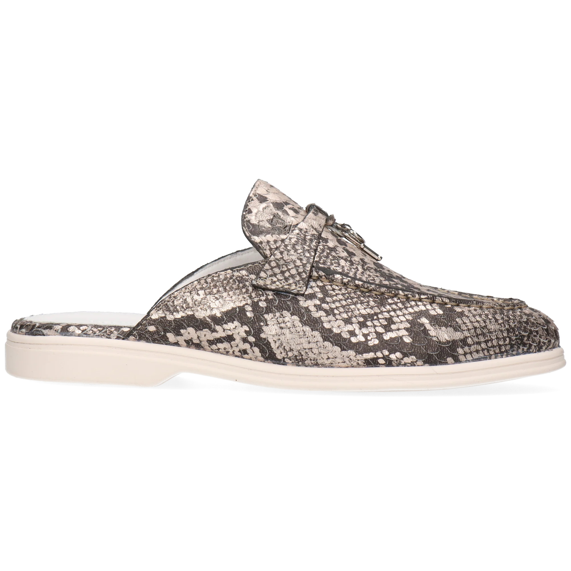 Adley 15 - Image 7