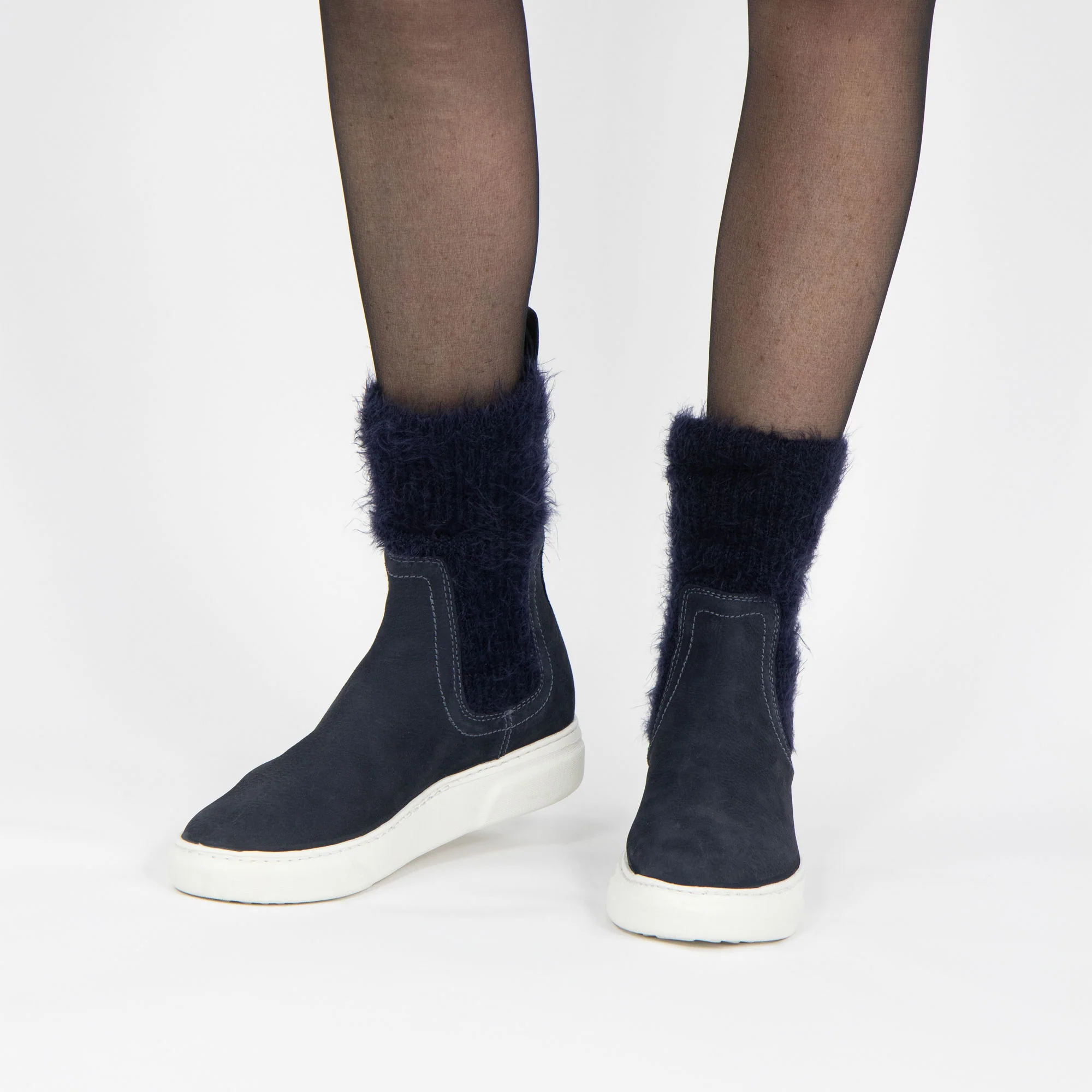 Hailey 24 - Image 7