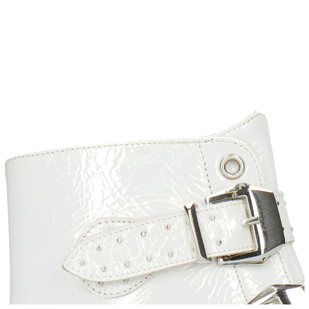 Susan 44 - Image 7