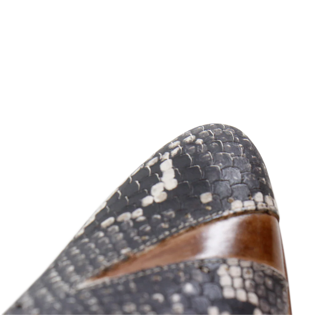 Toni 8 - Image 6